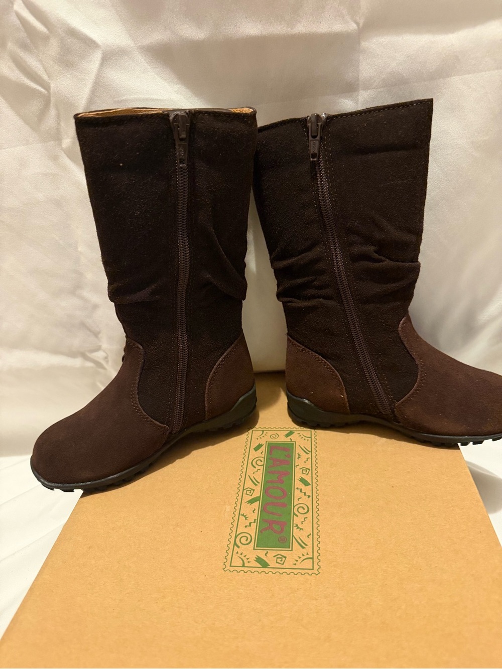L'Amour Girls Flower Boots Size 8 Brown Suede Tall Boots D900BN Side Zip- NIB - Picture 2 of 7